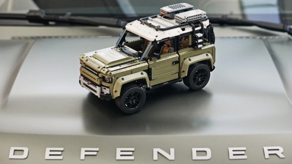 لگو Technic مدل 42110 Land Rover Defender