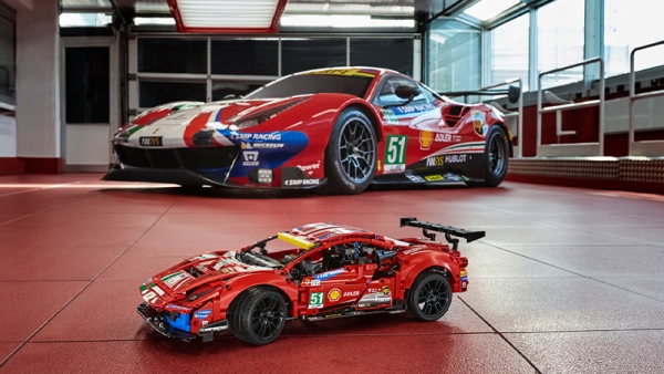 لگو Technic مدل 42125 Ferrari GTE