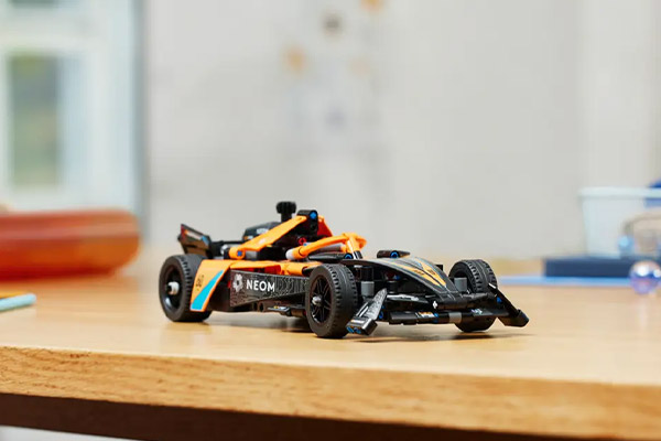 لگو Technic مدل NEOM McLaren Formula E 42169