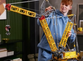 لگو Technic مدل Liebherr Crawler Crane LR 13000 42146