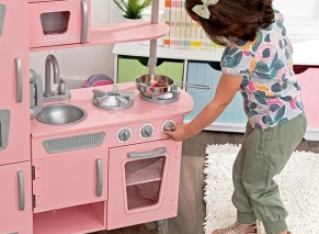 Pink-Vintage-Toy-Kitchen-5