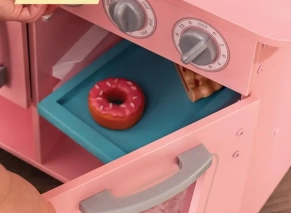Pink-Vintage-Toy-Kitchen-8
