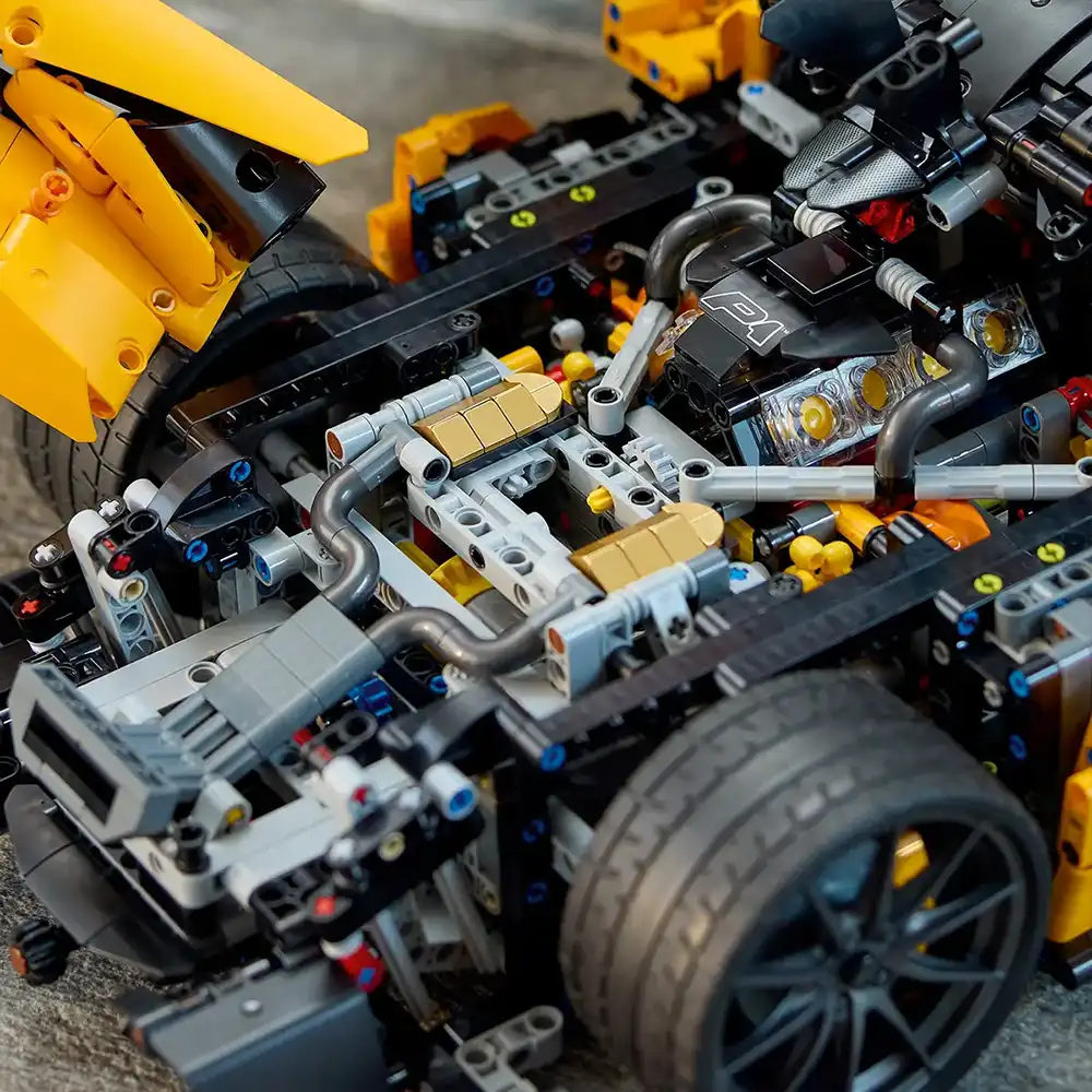 موتور v8 لگو تکنیک مدل 42172 مک‌ لارن McLaren P1