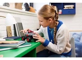 لگو تکنیک مدل 42200 تاندرروراس عقبکش مانستر جم 5