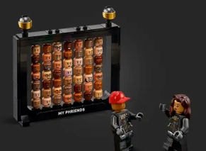 سر مینی فیگورهای لگو آیکونز مدل 10391 بر فراز ماه با فارل ویلیامز