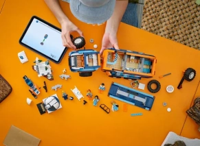 عکس Lego City Arctic Explorer Science Lab Truck