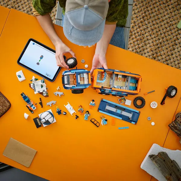 عکس Lego City Arctic Explorer Science Lab Truck