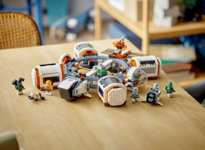 بهترین LEGO City Modular Space Station