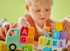 مدل ساخته شده لگو دوپلو مدل Alphabet Truck