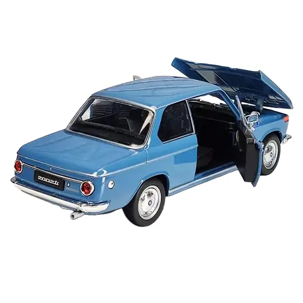 ماکت فلزی BMW 2002 برند Welly مدل 24053W در مقیاس 1:24 با طراحی کلاسیک، بدنه فلزی و مناسب کلکسیون خودروهای قدیمی و اسپرت آلمانی