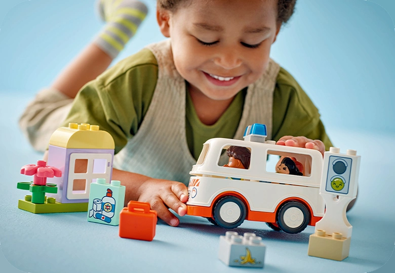 عکس نجات هیجان انگیز در بازی Lego Duplo Ambulance & Driver
