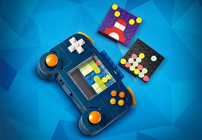 عکس کنسول بازی دستی LEGO Creator Retro Gaming Console