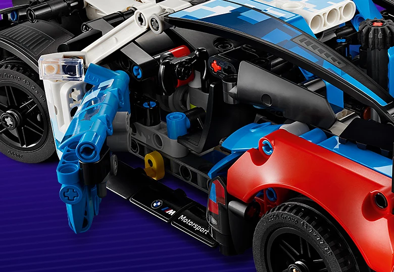 در باز شده لگو تکنیک BMW M4 GT3 EVO