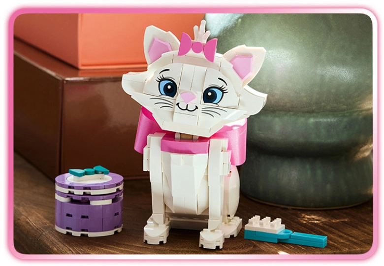 عکس شخصیت گربه اشرافی LEGO Disney The Aristocats Adorable Marie