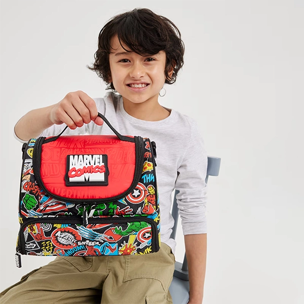 کیف غذای دو طبقه Smiggle Marvel با طرح رترو Iron Man و Spider-Man، عایقبندی شده و BPA Free