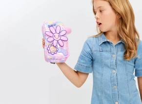 نمای نزدیک جامدادی دو زیپ اسمیگل Smiggle طرح Flower با دو محفظه